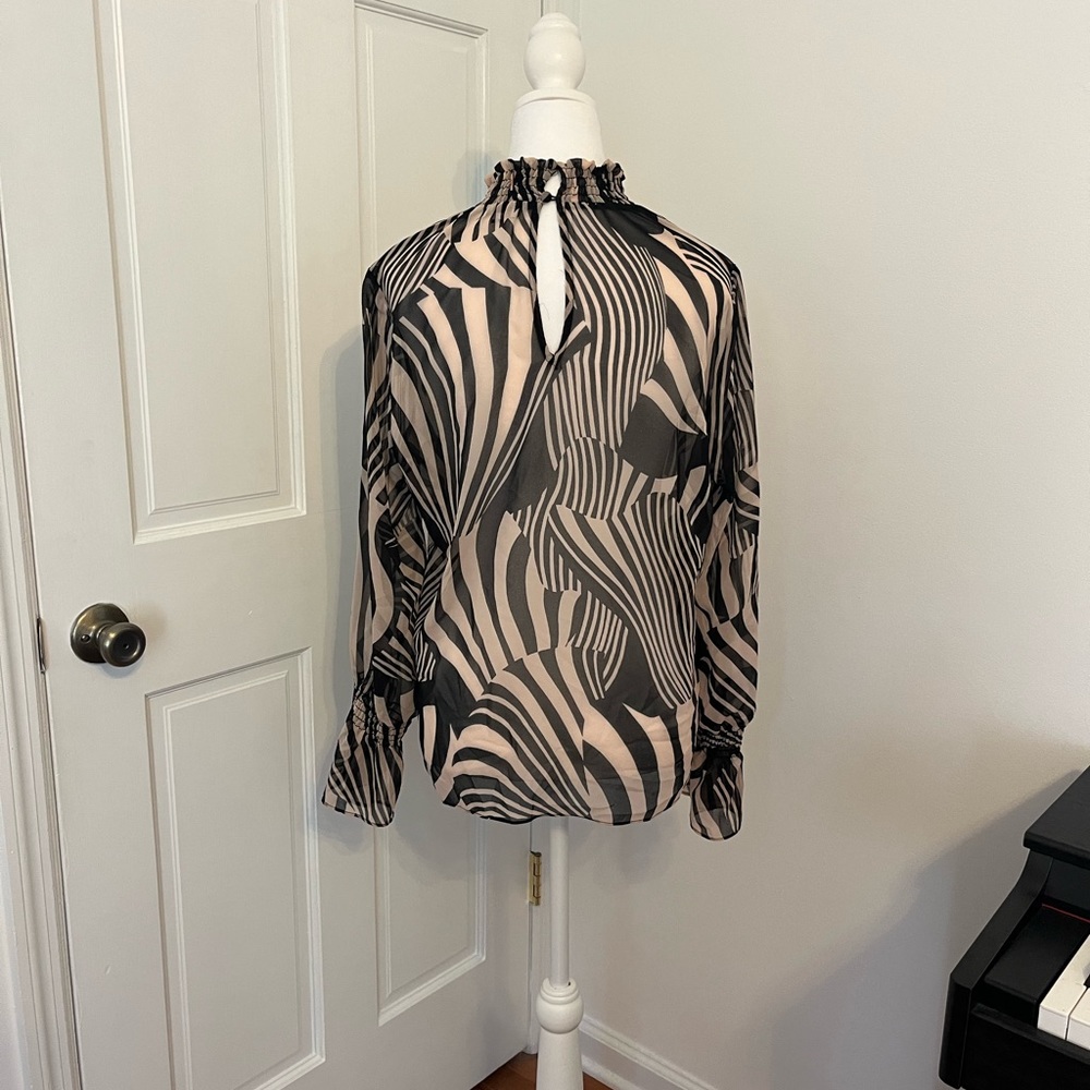 MISA sheer patterned blouse - Picture 2 of 4